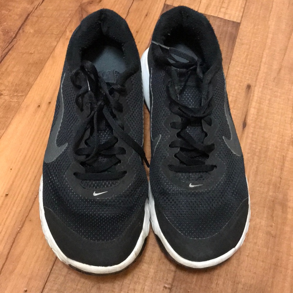 Nike men’s rubbershoes